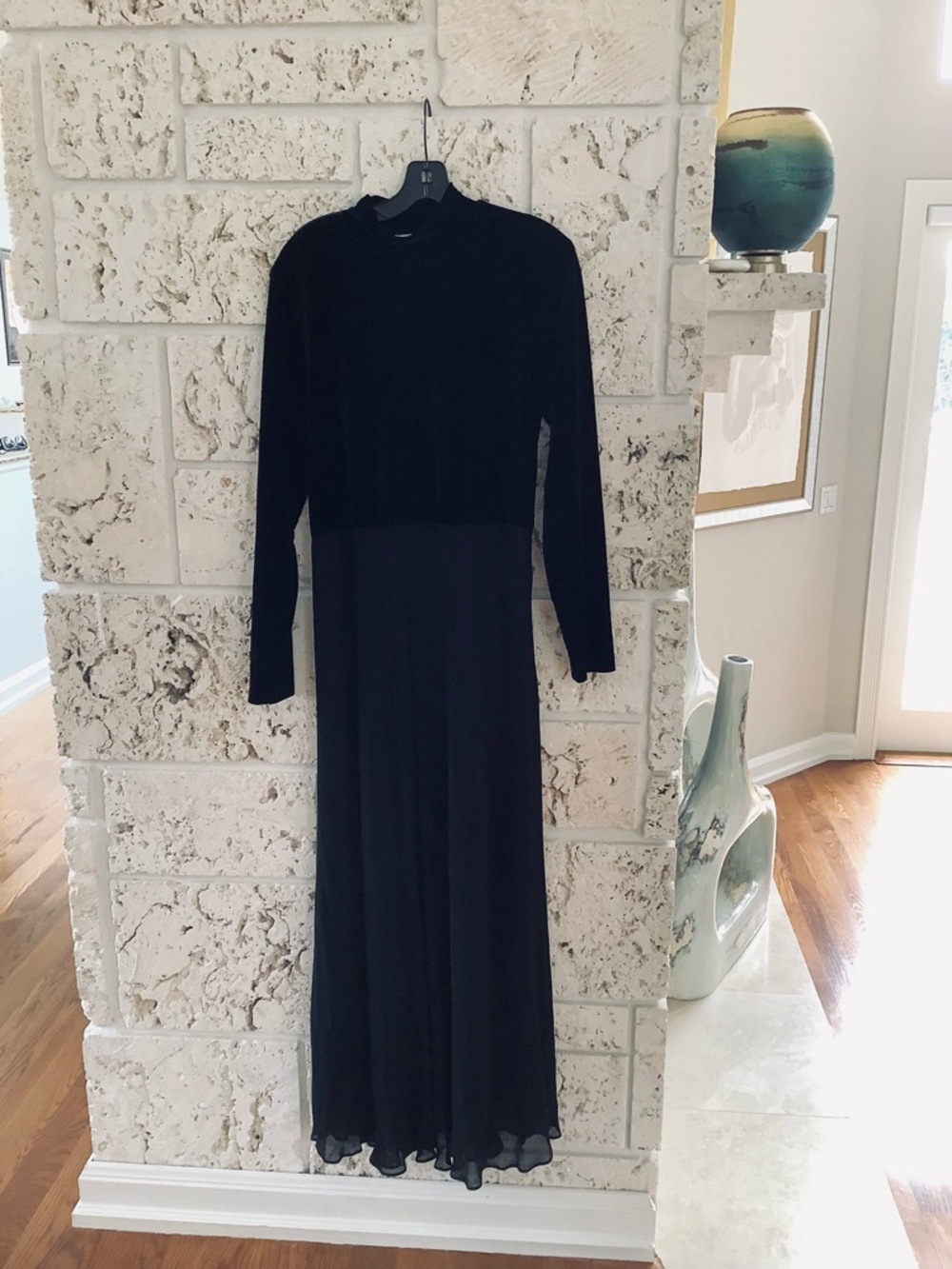 VINTAGE DENNIS GOLDSMITH BLACK VELVET AND CHIFFON LONG EVENING DRESS SZ 16